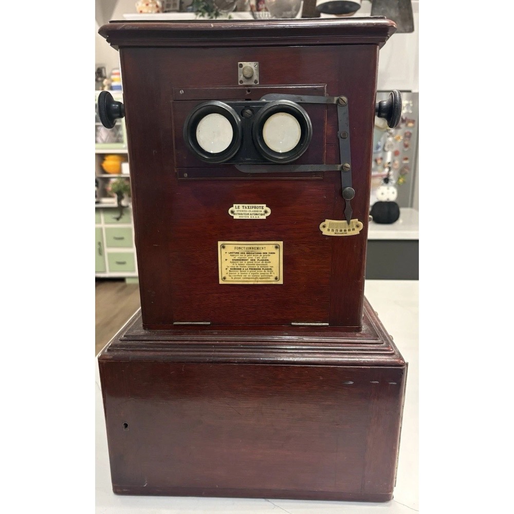 Le Taxiphote Stereoscope - for 45 x 107mm GLASS SLIDES -with Storage Base